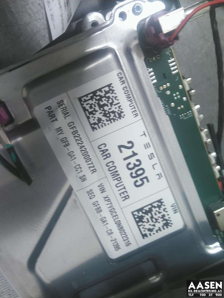 Styreenhet autopilot til Tesla Model Y 2021-2024 (Type I)  (1684435-S0-J|)
