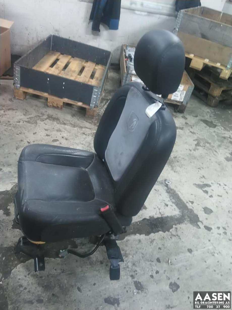 Sete foran høyre til Dodge Ram 2003-2008 (Type III)