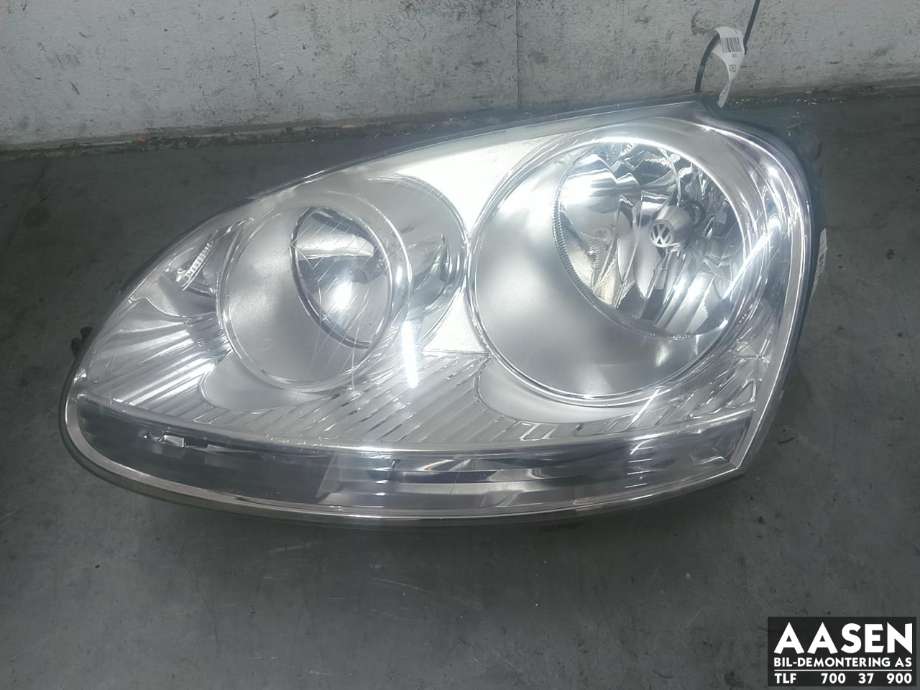 Frontlykt venstre halogen til VW Golf V, STV, 2007-2010 (JETTA) (JETTA) (1K6 941 005 P)
