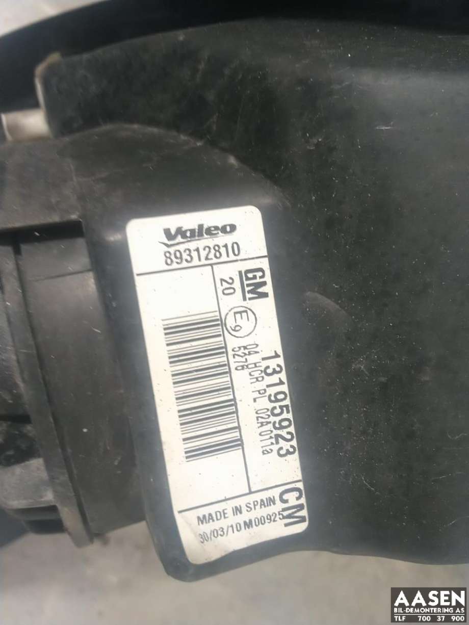 Frontlykt venstre halogen til Opel Combo C 2002-2011 (93185145|)