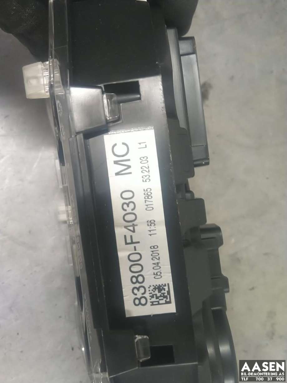 Instrumentpanel til Toyota C-HR 2016-->>  
