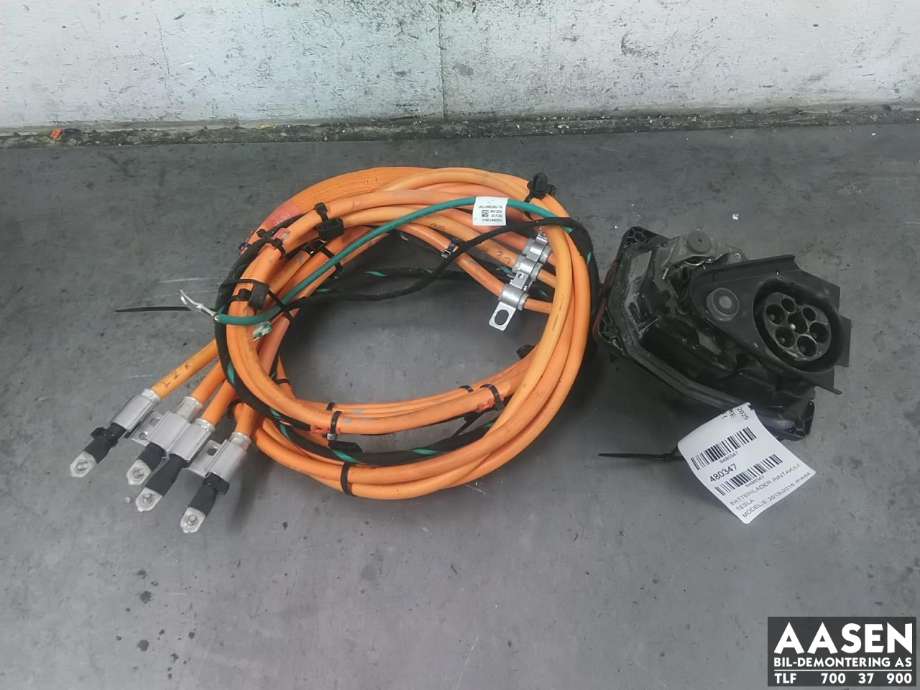 Batterilader inntak/luke til Tesla Model S, 2013-2016 (Fase 1)  (1022620-10-G)