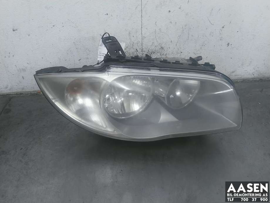 Frontlykt høyre halogen til BMW 1-Serie, 2004-2011 (E81/E82/E87/E88) (E81/E82/E87/E88) (63 12 6 924 486)