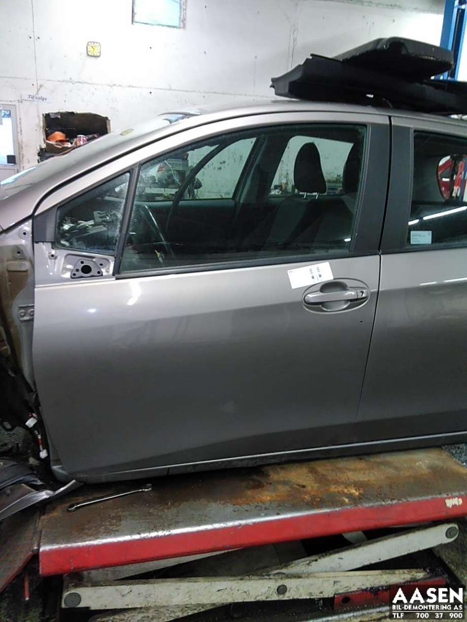 Dør venstre foran til Toyota Yaris 2014-2020 (Type III, Fase 2) (670020D230|670020D500|)