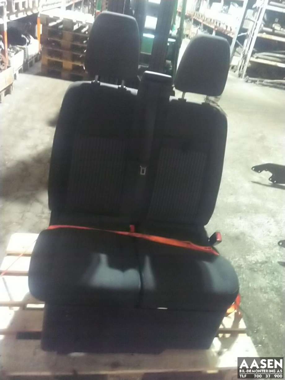Sete foran høyre til Ford Transit, 2014-->>  