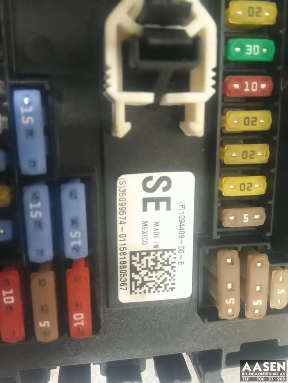 Sikringsboks til Tesla Model S 2016-2021 (Fase 2) (1094409-00-E|)