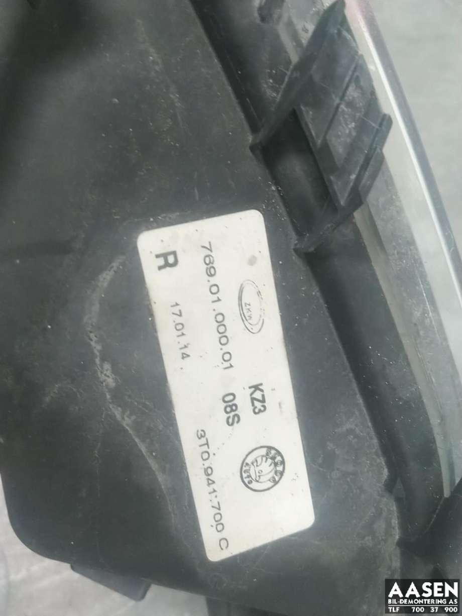 Tåkelykt høyre foran til Škoda Superb 2008-2015 (Type II)  (3T0 941 702 C|3T0 941 700 C|)