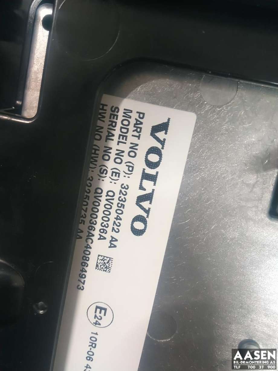 Bilstereo navigasjon skjerm til Volvo EX40 2024-->>  (36010873|)