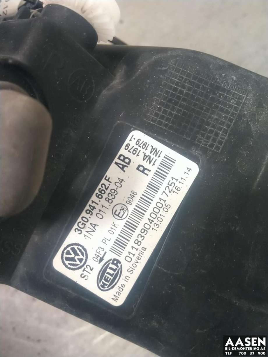 Tåkelykt høyre foran til VW Passat 2015-2019 (Fase 1) (B8) (B8) (3G0 941 662 H|3G0 941 662 L|)