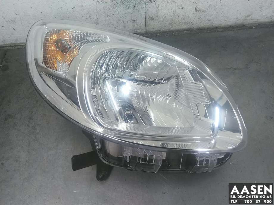 Frontlykt høyre halogen til Nissan NV250 2020-->> (2601000Q2B|260102647R|)