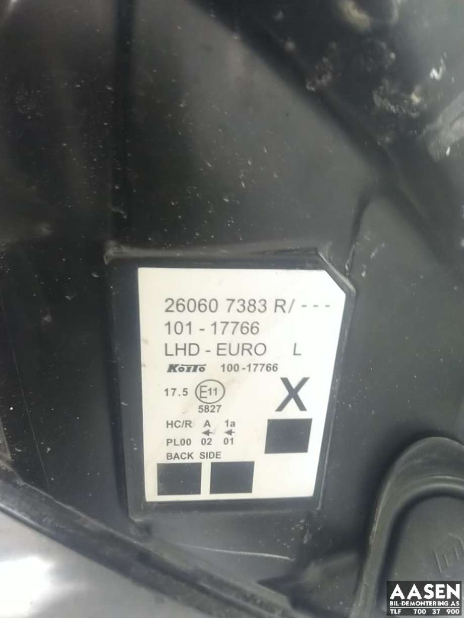 Frontlykt venstre halogen til Nissan NV250 2020-->> (260607383R|2606000Q2B|)