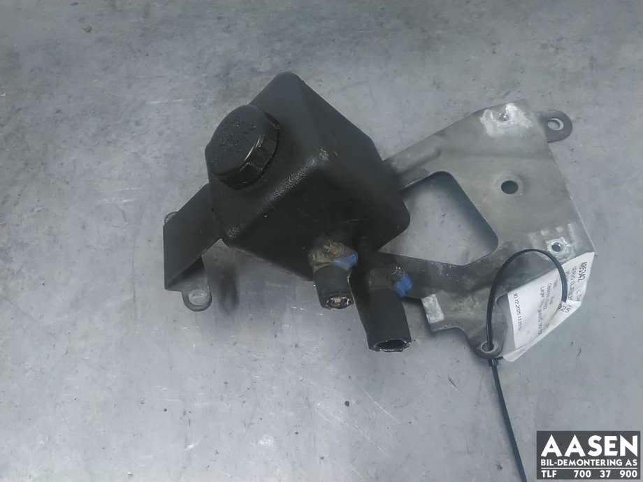 Servo oljebeholder til Volvo 240, 1981-1987