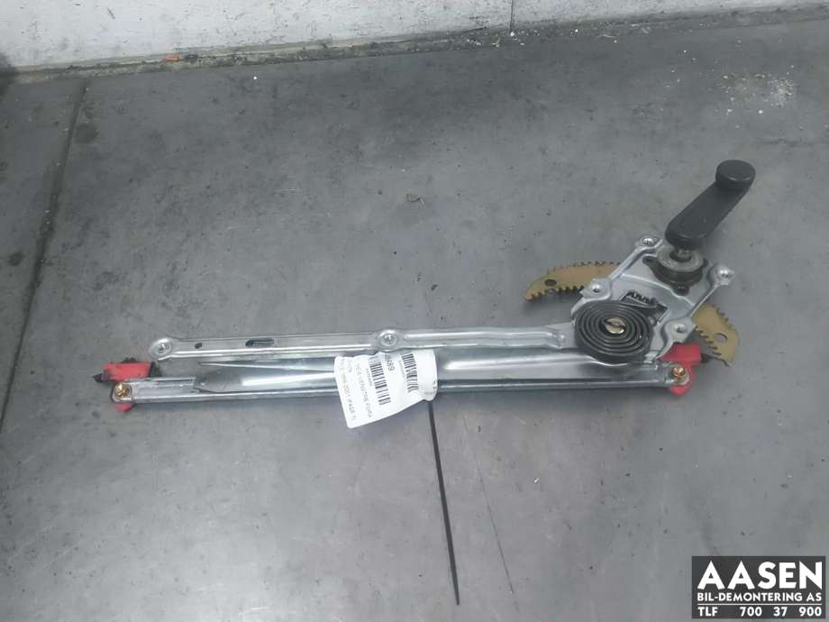 Ruteheis venstre foran til Toyota Hiace, 1996-2001 (Fase 1) (6982026040)