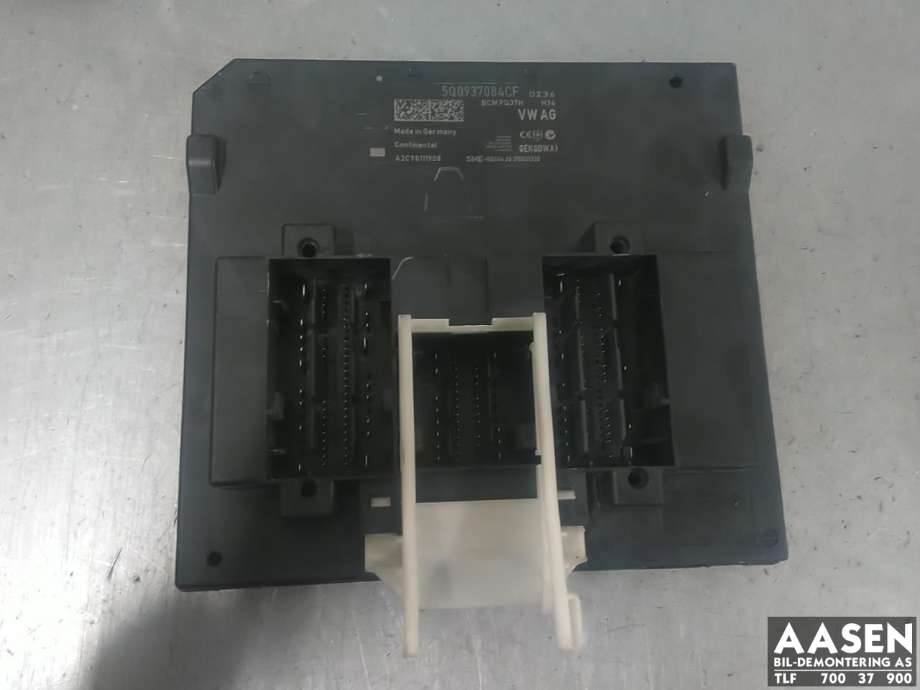 Styreenhet comfort (BCM) til VW Golf VII, 2017-2020 (Fase 2)  (5Q0 937 084 CF)