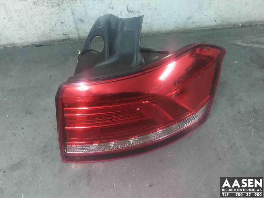 Baklykt høyre ytre til VW Passat, 2015-2019 (Fase 1) (B8) (B8) (3G9 945 096 D)