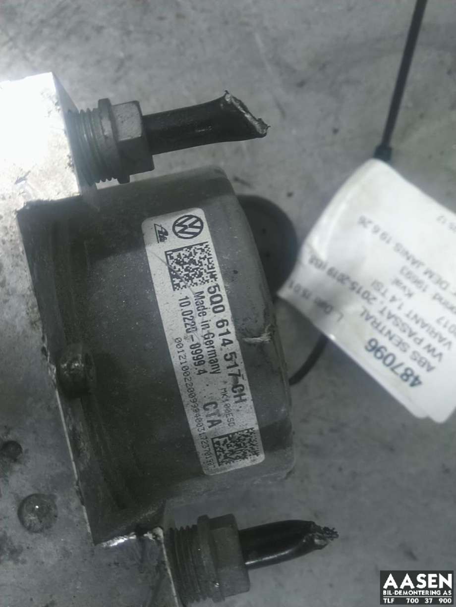 ABS sentral til VW Passat 2015-2019 (Fase 1) (B8) (B8) (5Q0 614 517 CH|)
