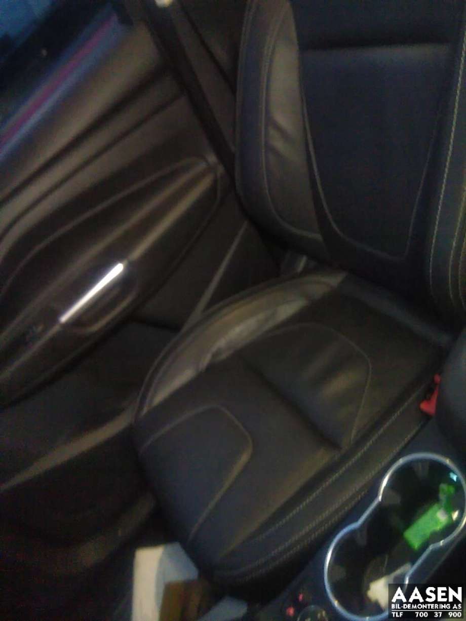 Sete foran høyre til Ford Kuga 2013-2019