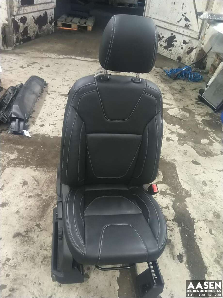 Sete foran høyre til Ford Kuga 2013-2019