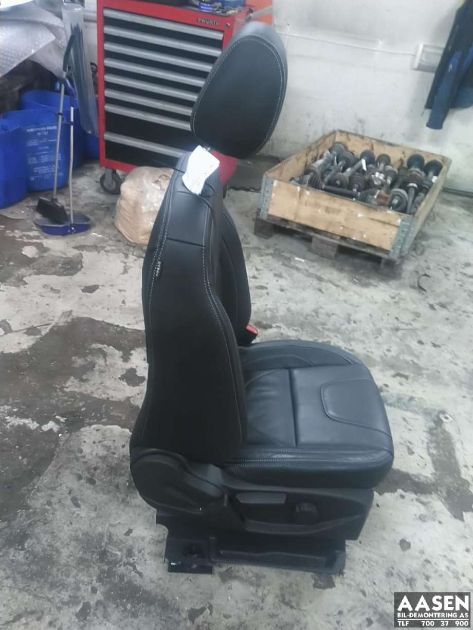 Sete foran høyre til Ford Kuga 2013-2019