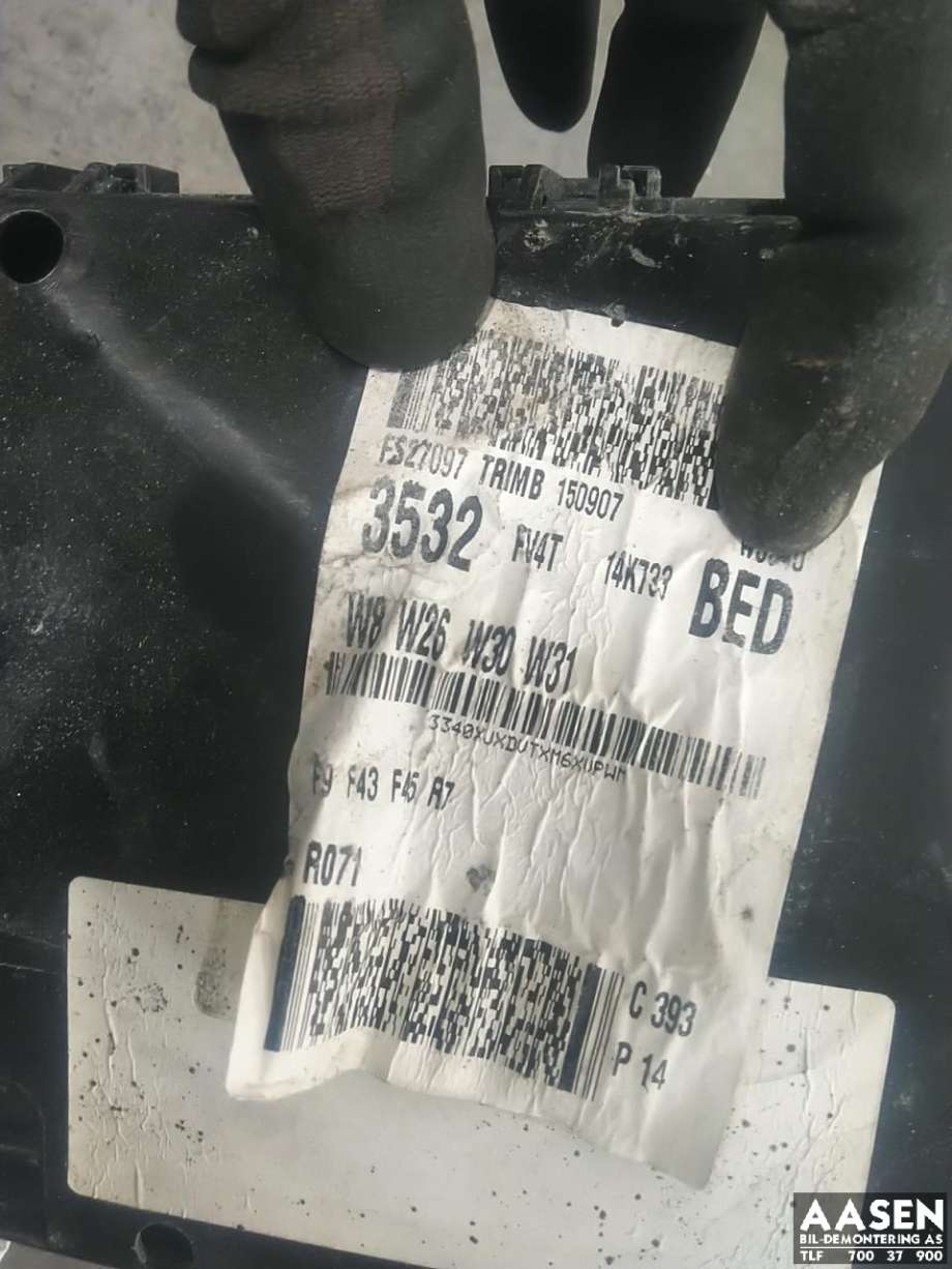 Sikringsboks motorrom til Ford Kuga 2013-2019  