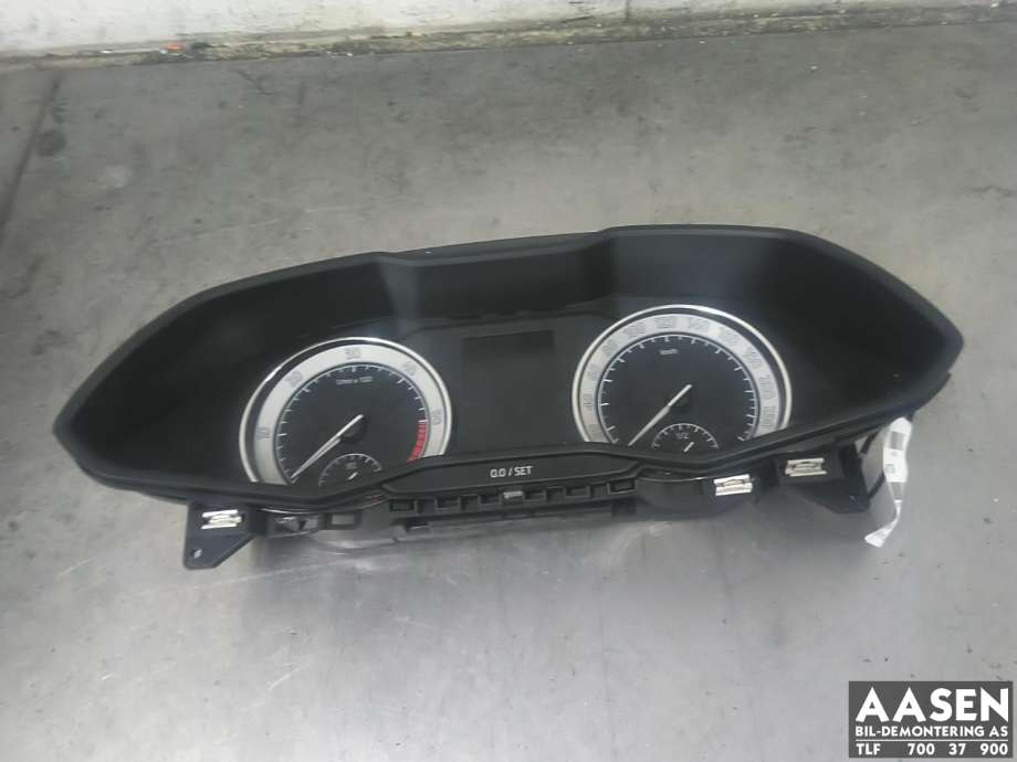 Instrumentpanel til Škoda Superb, 2015-->> (Type III)  