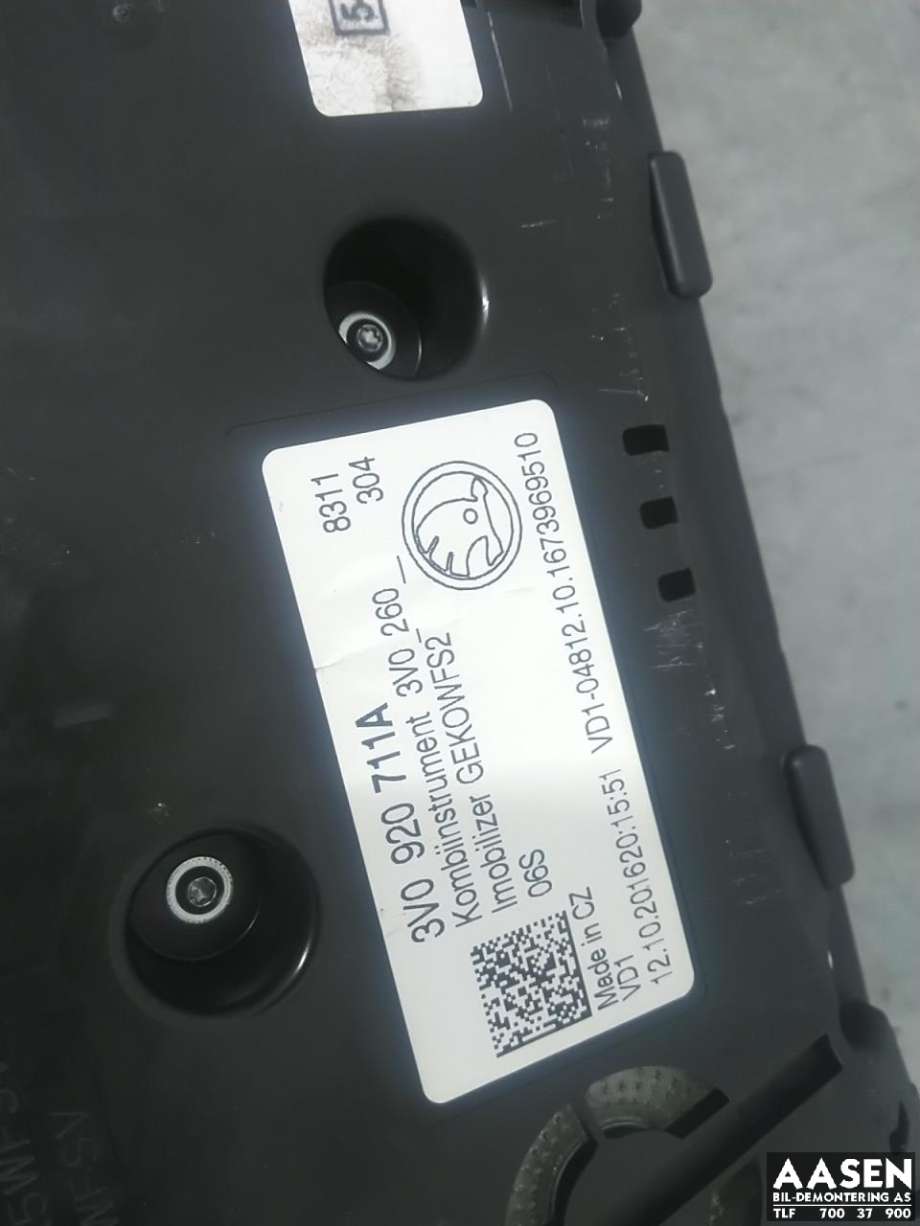 Instrumentpanel til Škoda Superb 2015-->> (Type III)