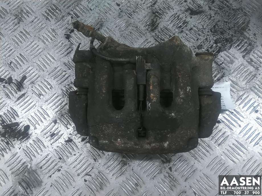 Bremsecaliper venstre foran til Mercedes Sprinter, 2013-2018 (Fase 2) (906) (906) (A 003 420 87 83)