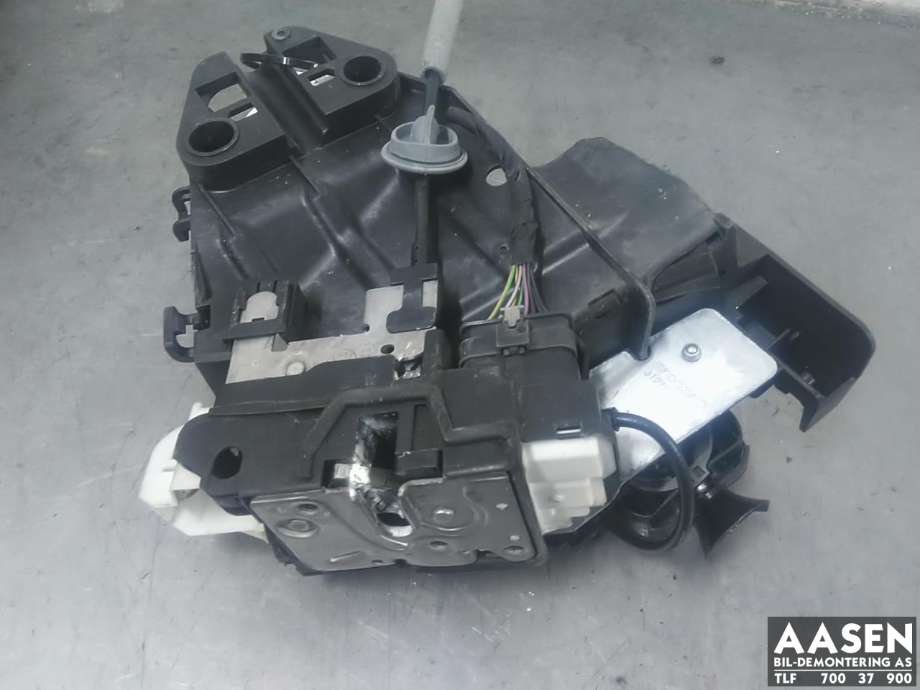 Låsekasse høyre bak til Volvo V40, 2012-2019  