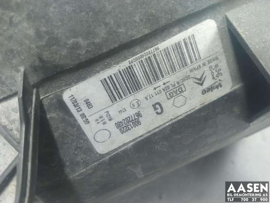 Frontlykt venstre halogen til Peugeot Partner 2008-2015 (Type II, Fase 1)  (96 772 024 80|)