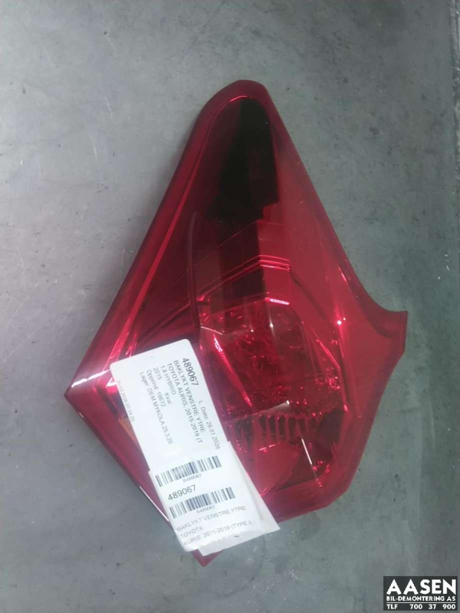 Baklykt venstre ytre til Toyota Auris, 2015-2019 (Type II, Fase 2)  (81561-02730)