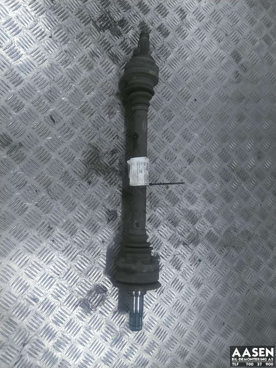 Drivaksel høyre bak, diesel/automat til BMW 5-Serie 2003-2010 (E60/E61) (E60/E61) (33 20 7 572 430|)