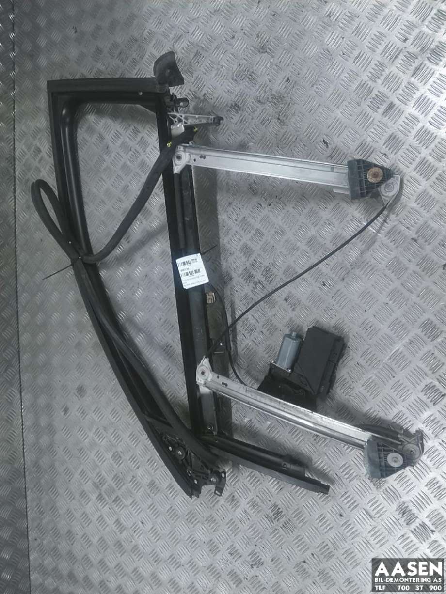Ruteheis venstre foran til Audi A4, 2004-2008 (Type III) (B7) (B7) (8E0 837 461 C)