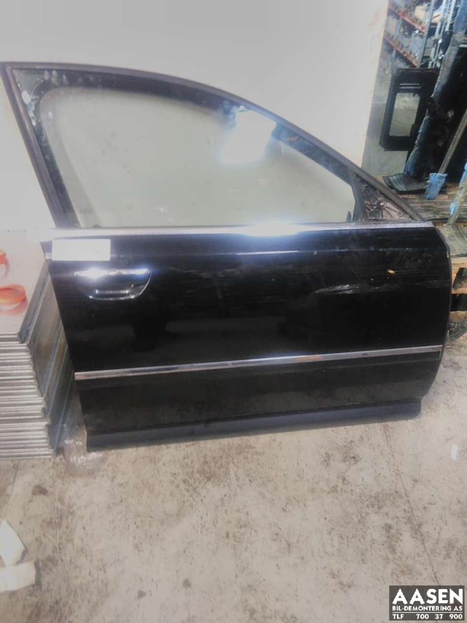 Dør høyre foran til Audi A8, 2003-2010 (Type II) (4E0 831 052 C)
