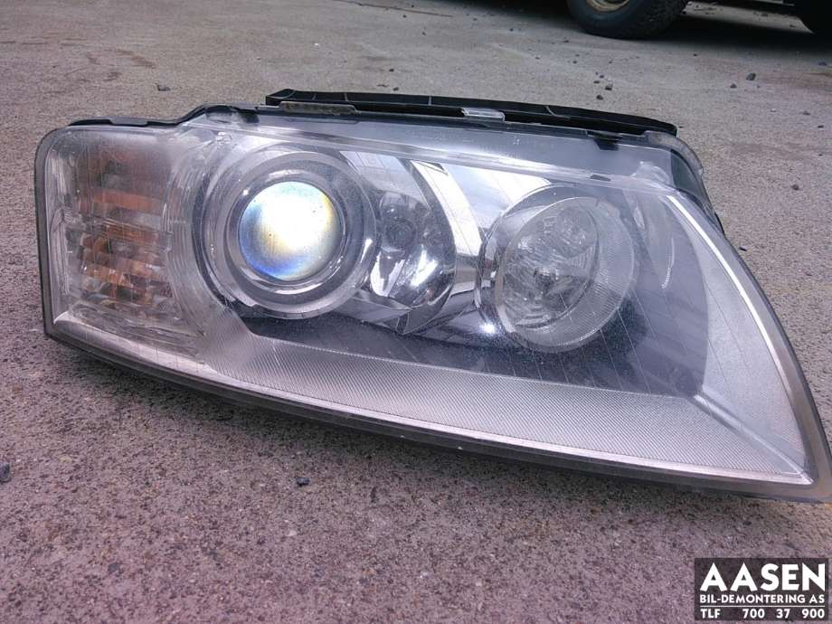 Frontlykt høyre xenon til Audi A8 2003-2010 (Type II) (HELLA|4E0 941 004 BE|4E0 941 004 DC|)