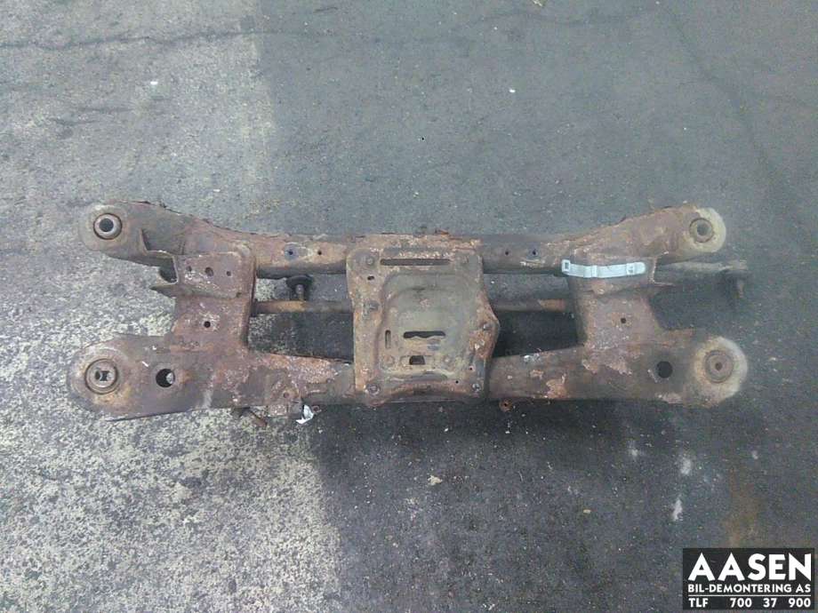 Travers bak til Toyota Avensis 2009-2015 (Type III, Fase 1)