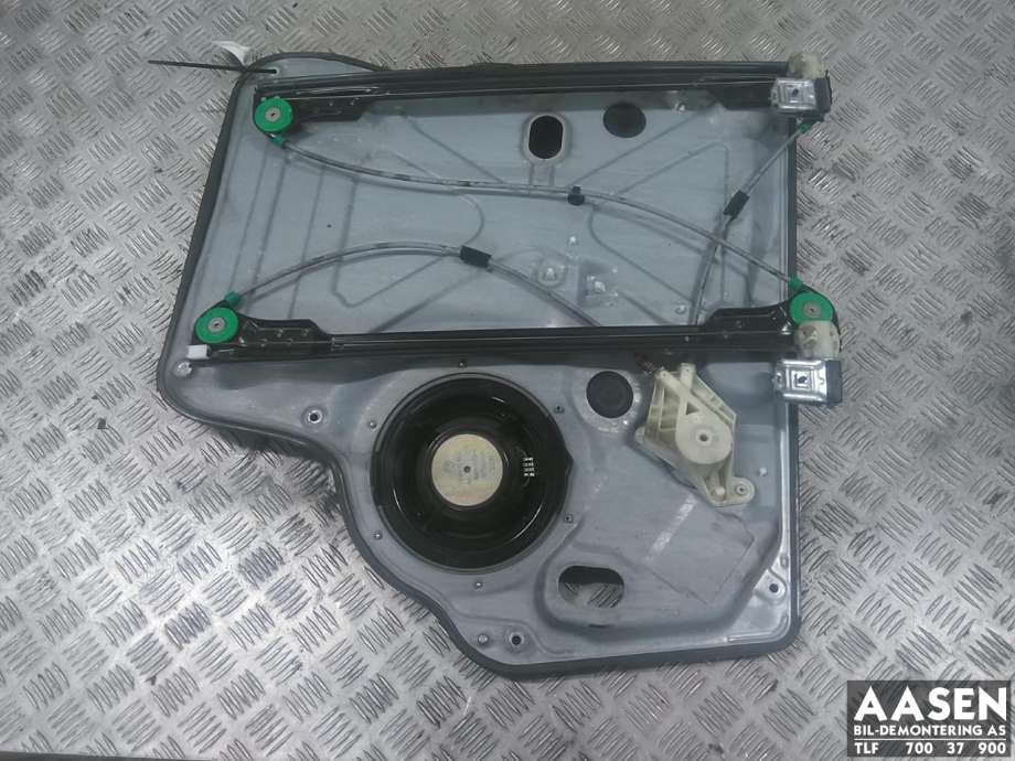 Ruteheis høyre foran til VW Transporter / Caravelle 2009-2015 (Fase 2) (T5) (T5) (7E0 837 754 C|7E0 959 802 R = MOTOR|)