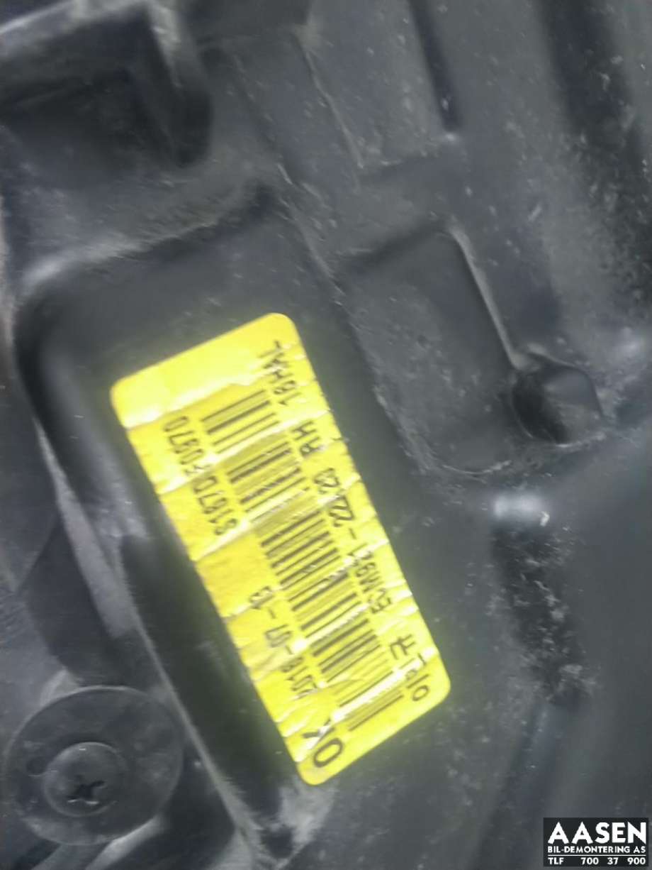 Frontlykt høyre halogen til Mitsubishi Outlander 2015-->> (Type III, Fase 2)  (8301C854|)