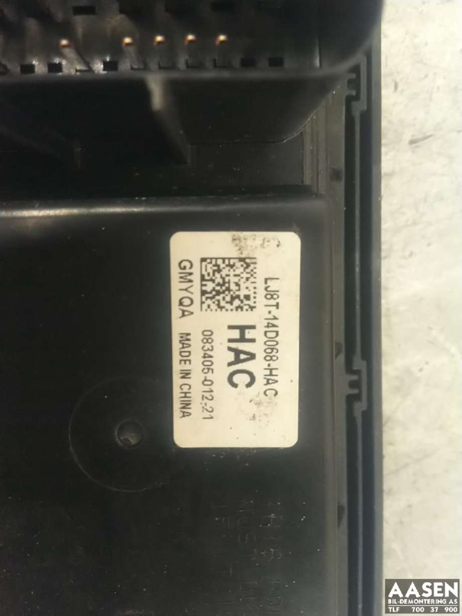 Sikringsboks til Ford Mustang Mach-e 2020-->>  (2477295|LJ8T-14D068-HAC|)