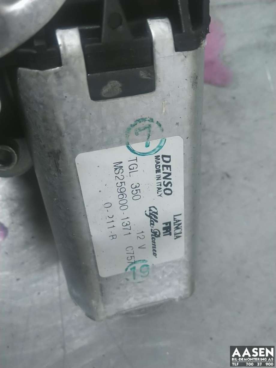 Viskermotor bakrute til Fiat 500 2008-2020  (51850871|)