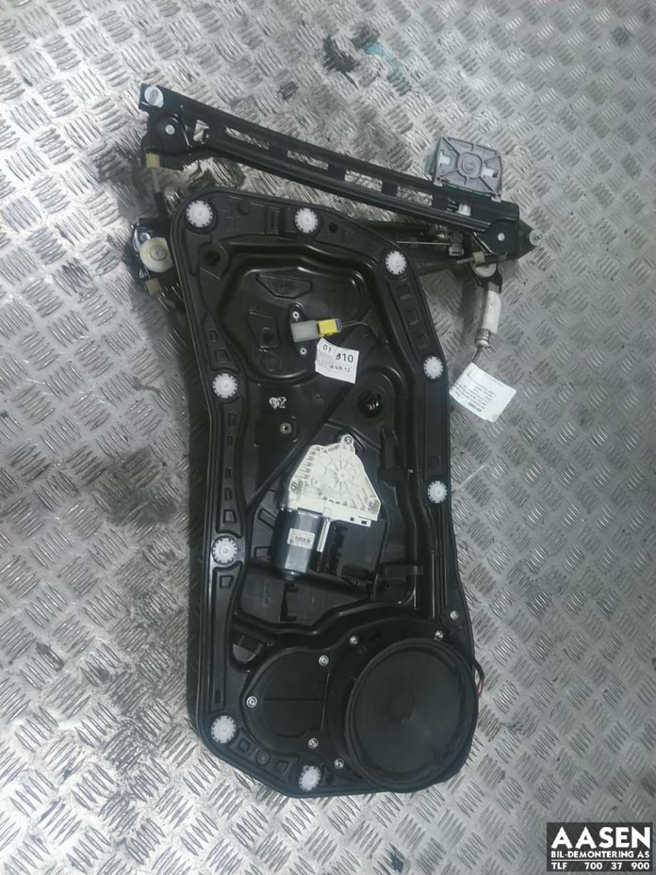 Ruteheis høyre foran til VW CC 2012-2014 (PASSAT CC) (PASSAT CC) (3C8 837 462 M|3C8 959 701|)