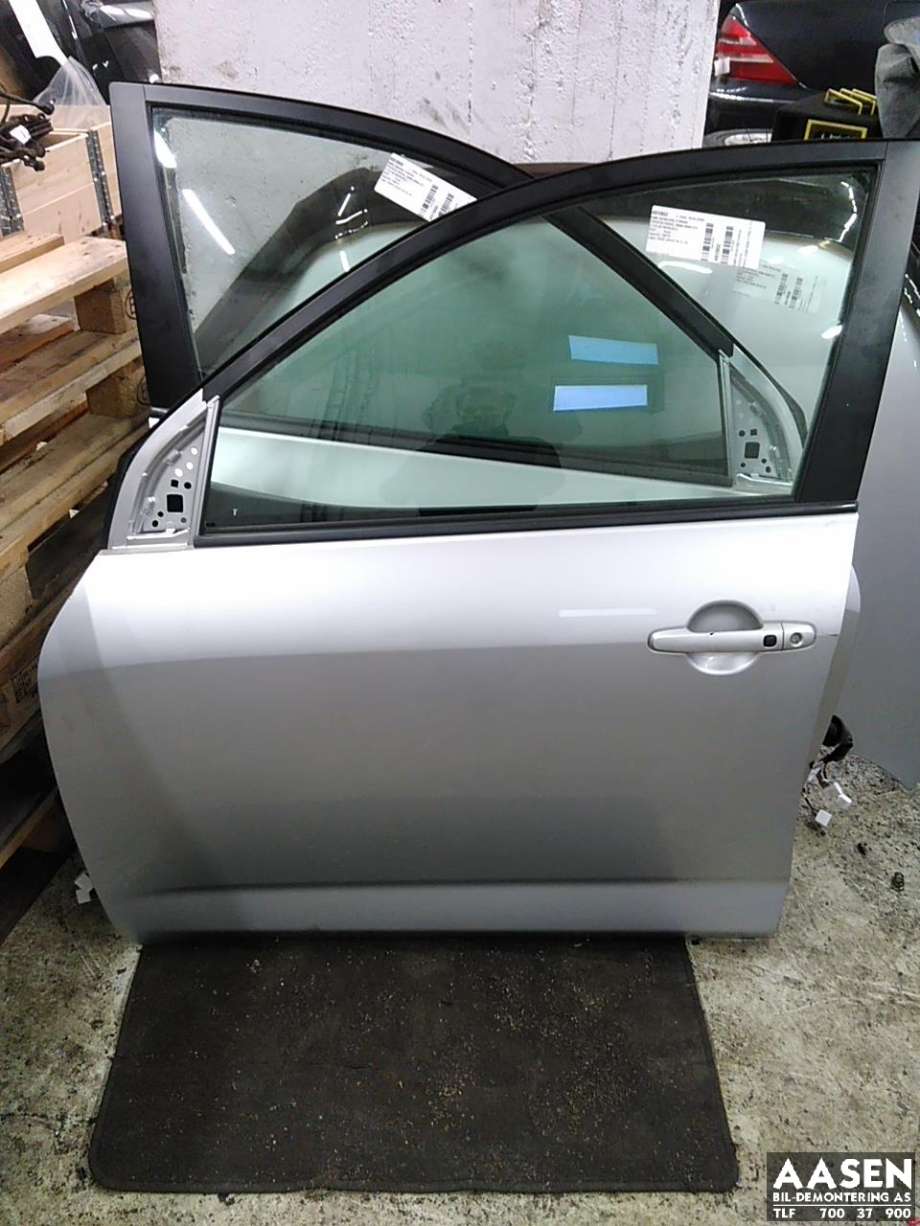 Dør venstre foran til Toyota RAV4, 2006-2009 (Type III, Fase 1)  