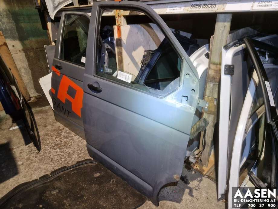 Dør høyre foran til VW Transporter / Caravelle 2009-2015 (Fase 2) (T5) (T5)