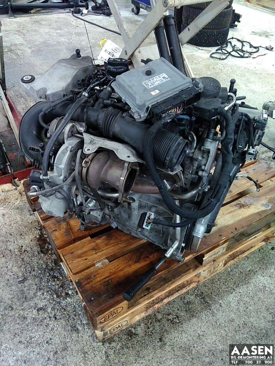 Motor bensin til Mercedes GLA 2014-2020 (X156) (X156) (A 270 010 86 03|)