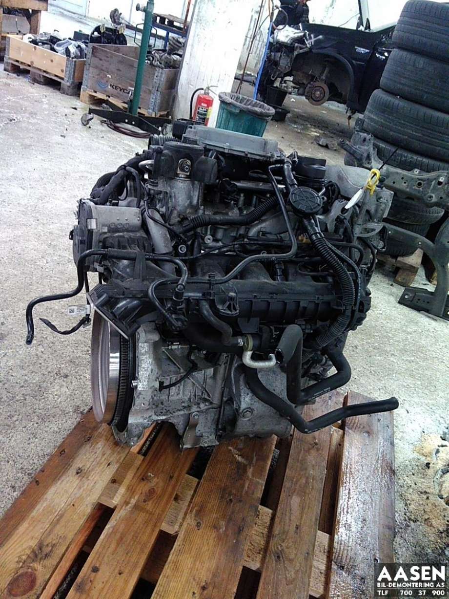Motor bensin til Mercedes GLA 2014-2020 (X156) (X156) (A 270 010 86 03|)