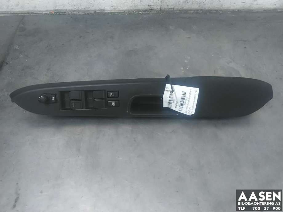 Bryter ruteheis førerdørspanel til Suzuki SX4 2009-2013 (Type I, Fase 2)