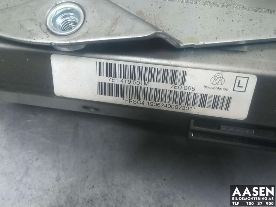 Rattaksel til VW Transporter / Caravelle 2019-->> (T6.1) (T6.1) (7E1 419 501 M|)