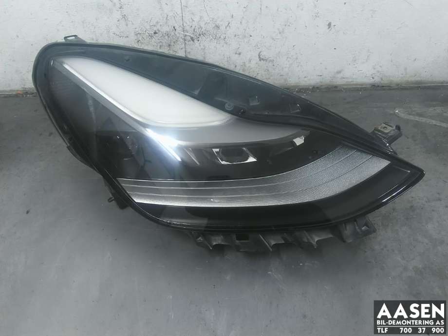 Frontlykt høyre full-LED til Tesla Model Y 2021-2024 (Type I) (1514953-00-D|)