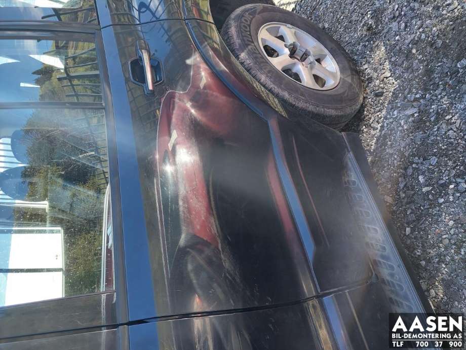 Dør venstre bak til Mitsubishi Pajero, 2000-2006 (Type III)  