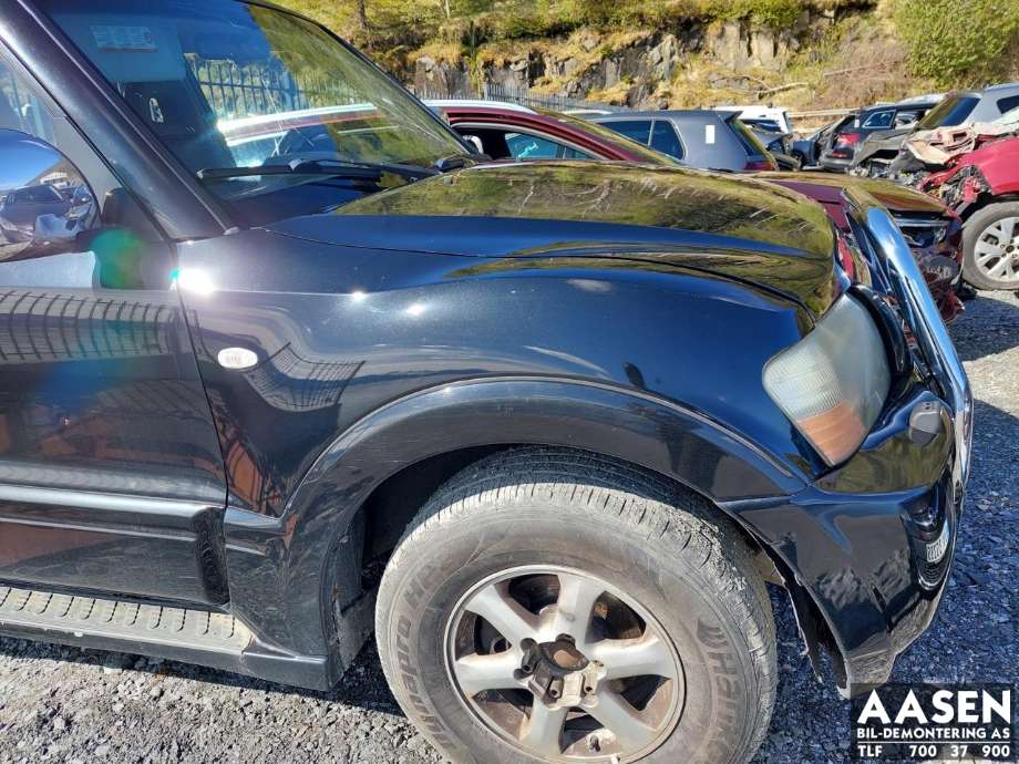Skjerm høyre foran til Mitsubishi Pajero, 2000-2006 (Type III)  