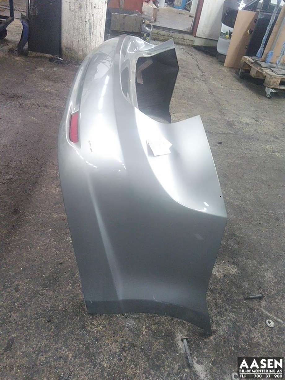 Støtfanger bak til Toyota Avensis 2009-2015 (Type III, Fase 1) (5215905907|)